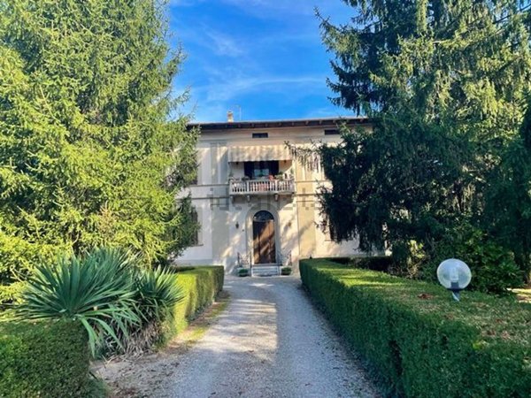 casa indipendente in vendita a Coreglia Antelminelli in zona Ghivizzano
