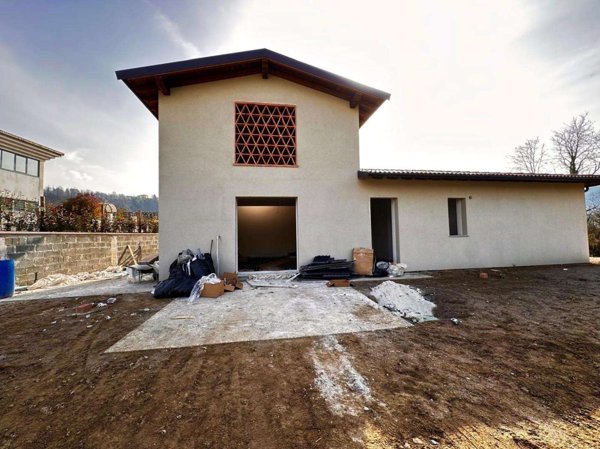 intera palazzina in vendita a Coreglia Antelminelli in zona Piano di Coreglia