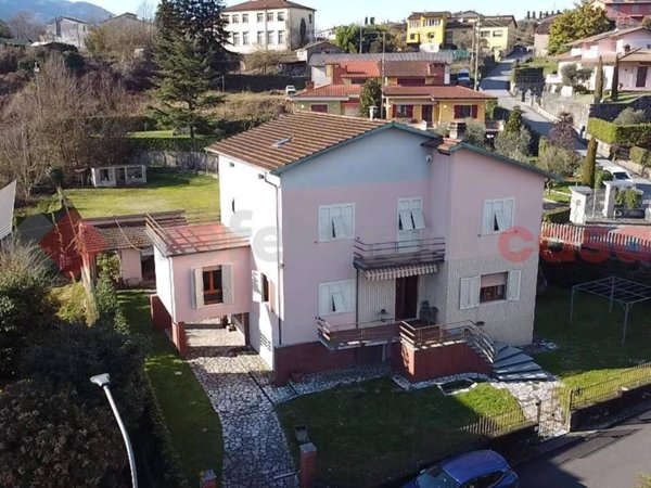 casa indipendente in vendita a Coreglia Antelminelli in zona Ghivizzano