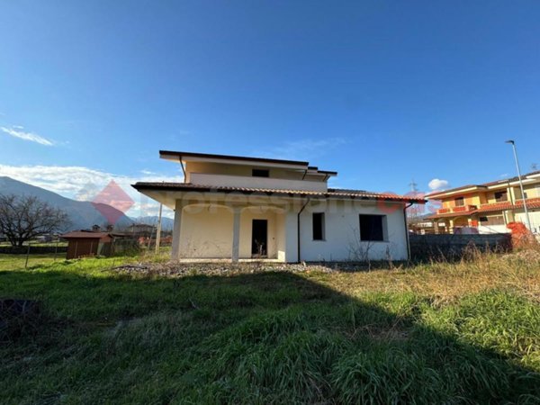 casa indipendente in vendita a Coreglia Antelminelli in zona Piano di Coreglia