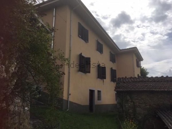 casa indipendente in vendita a Coreglia Antelminelli in zona Ghivizzano