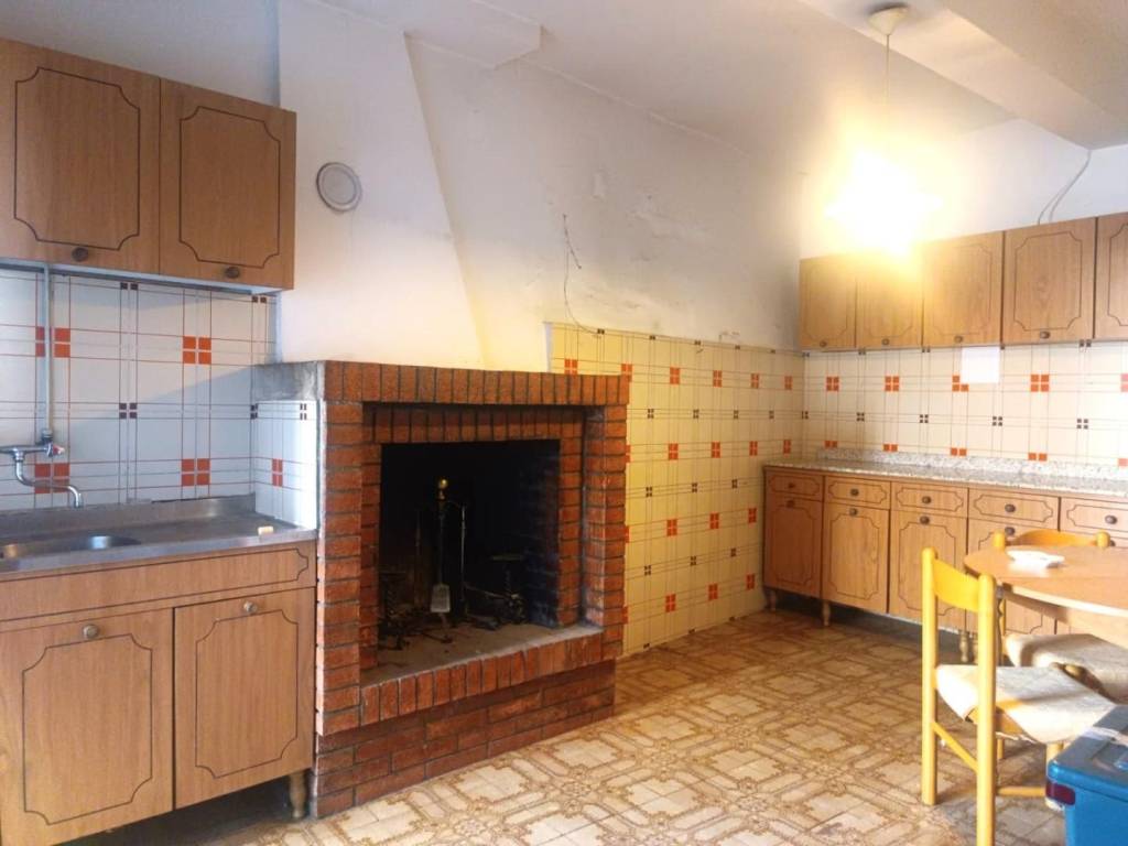 appartamento in vendita a Coreglia Antelminelli in zona Ghivizzano