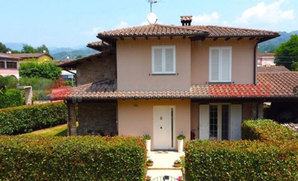 casa indipendente in vendita a Coreglia Antelminelli in zona Piano di Coreglia