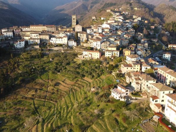 casa indipendente in vendita a Coreglia Antelminelli