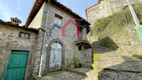 casa indipendente in vendita a Coreglia Antelminelli in zona Vitiana
