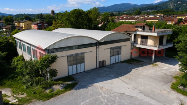 locale commerciale in vendita a Coreglia Antelminelli in zona Piano di Coreglia