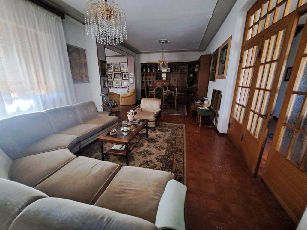 casa indipendente in vendita a Coreglia Antelminelli in zona Ghivizzano