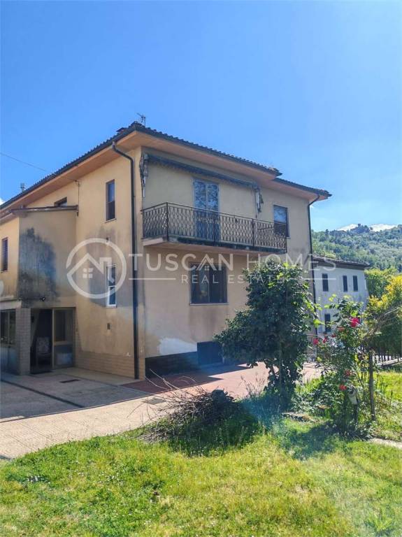 casa indipendente in vendita a Coreglia Antelminelli in zona Piano di Coreglia