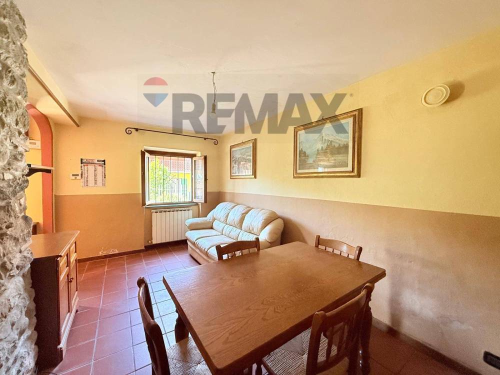 casa indipendente in vendita a Coreglia Antelminelli in zona Ghivizzano