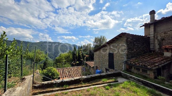 casa indipendente in vendita a Coreglia Antelminelli in zona Vitiana