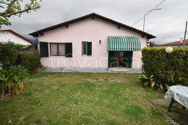 casa indipendente in vendita a Forte dei Marmi