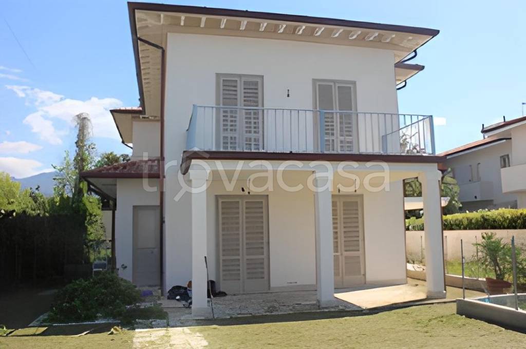 casa indipendente in vendita a Forte dei Marmi