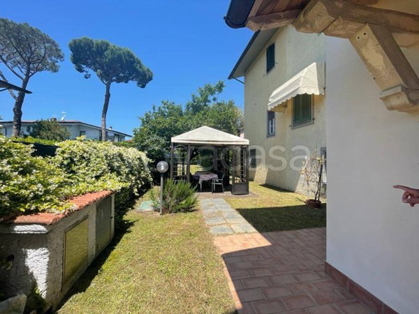 casa indipendente in vendita a Forte dei Marmi