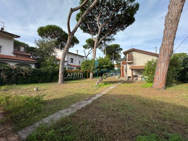 casa semindipendente in vendita a Forte dei Marmi