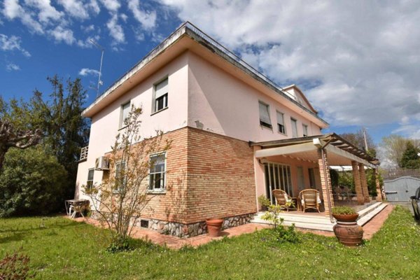 casa indipendente in vendita a Forte dei Marmi