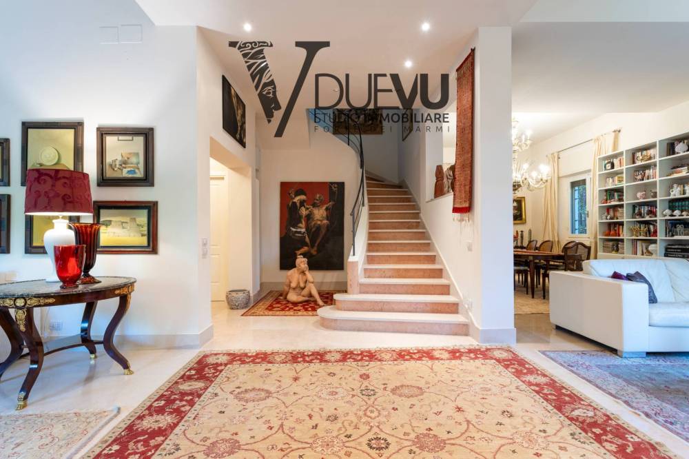 casa indipendente in vendita a Forte dei Marmi in zona Vittoria Apuana