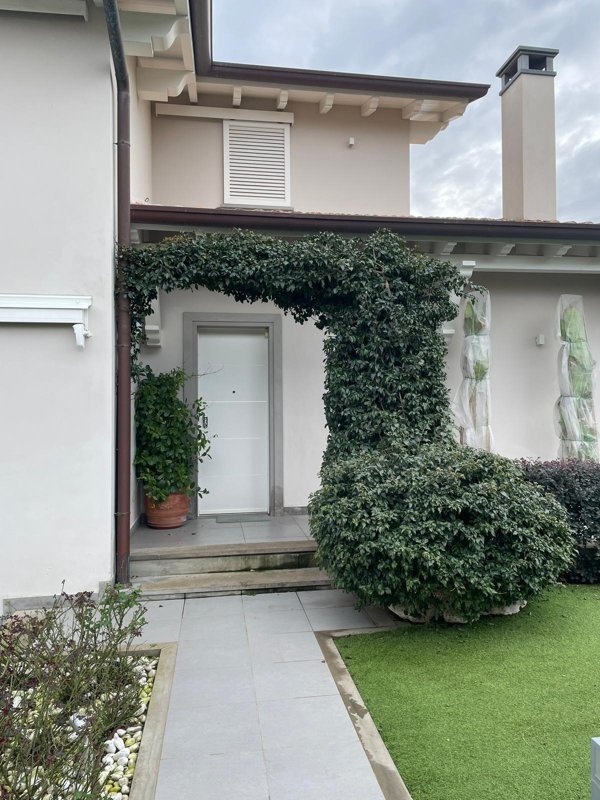 casa indipendente in vendita a Forte dei Marmi