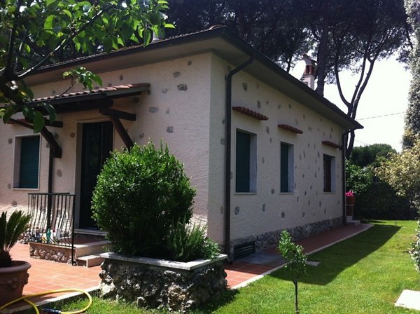 casa indipendente in affitto a Forte dei Marmi in zona Vittoria Apuana