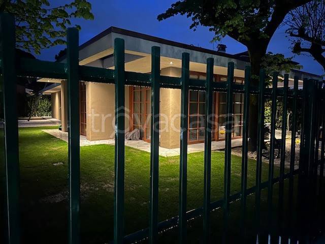 casa indipendente in vendita a Forte dei Marmi