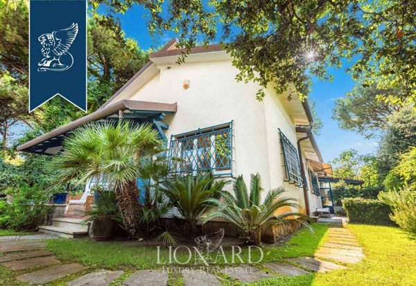 casa indipendente in vendita a Forte dei Marmi