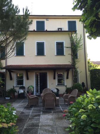 casa indipendente in vendita a Forte dei Marmi