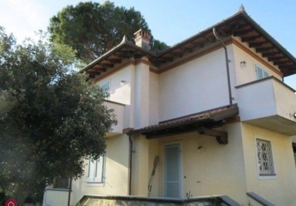 casa indipendente in vendita a Forte dei Marmi