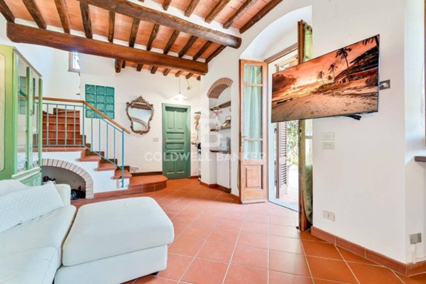casa indipendente in vendita a Forte dei Marmi