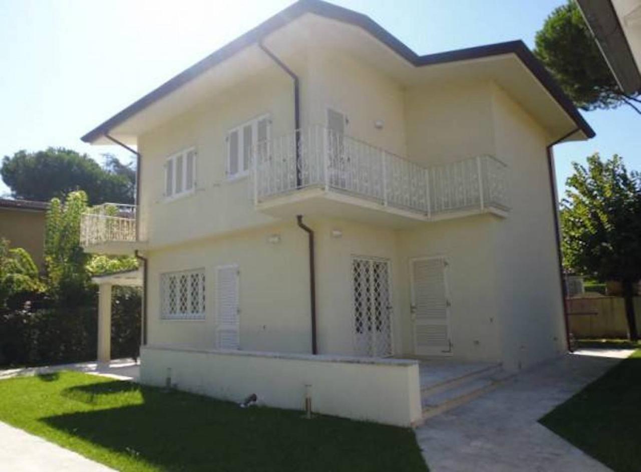 casa indipendente in vendita a Forte dei Marmi