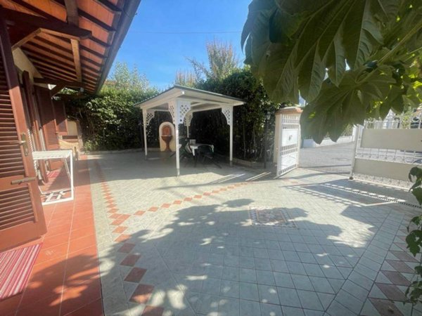 casa indipendente in vendita a Forte dei Marmi