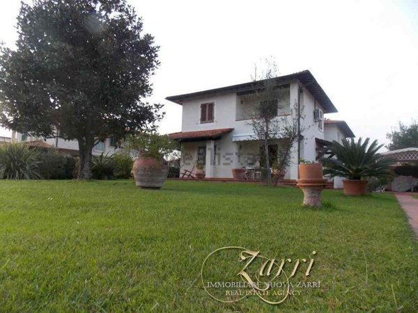 casa indipendente in vendita a Forte dei Marmi