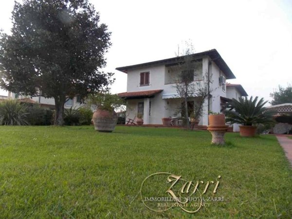 casa indipendente in vendita a Forte dei Marmi