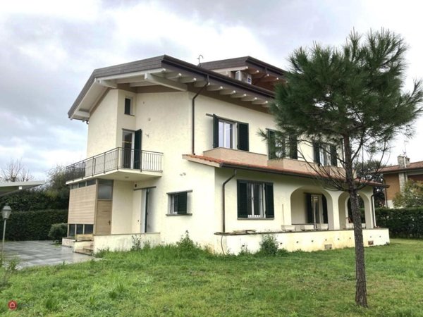 casa indipendente in vendita a Forte dei Marmi