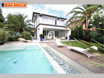 casa indipendente in vendita a Forte dei Marmi in zona Vittoria Apuana