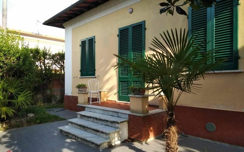 casa indipendente in vendita a Forte dei Marmi