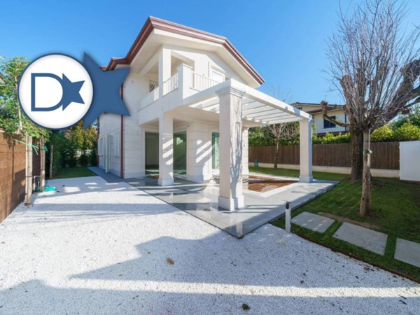 casa indipendente in vendita a Forte dei Marmi