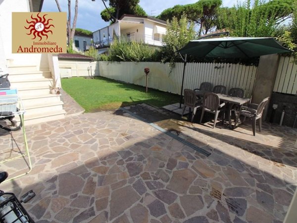 casa indipendente in vendita a Forte dei Marmi