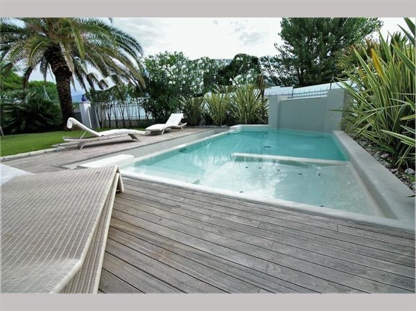 casa indipendente in vendita a Forte dei Marmi in zona Vittoria Apuana