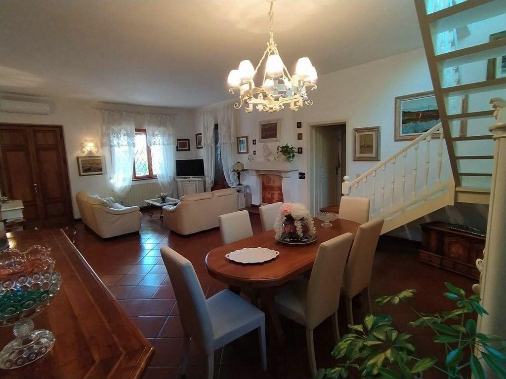 casa indipendente in vendita a Forte dei Marmi
