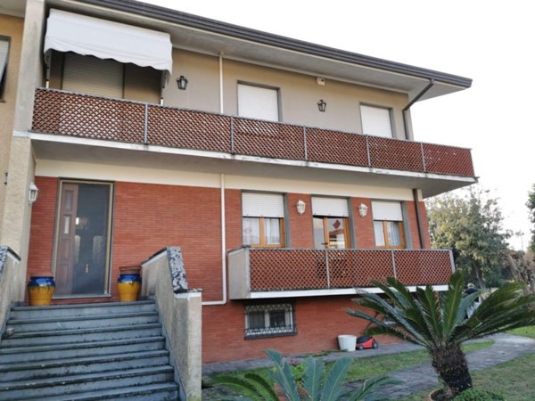 casa indipendente in vendita a Forte dei Marmi