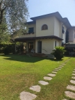 casa indipendente in vendita a Forte dei Marmi in zona Vittoria Apuana
