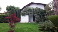 casa indipendente in vendita a Forte dei Marmi in zona Vittoria Apuana