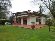 casa indipendente in vendita a Forte dei Marmi