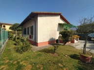 casa indipendente in vendita a Forte dei Marmi in zona Vaiana