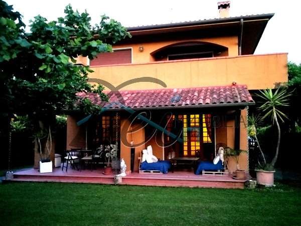 casa indipendente in vendita a Forte dei Marmi