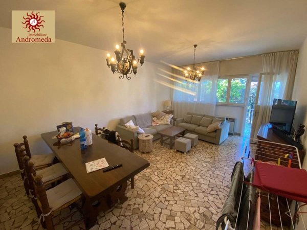 appartamento in vendita a Forte dei Marmi in zona Vittoria Apuana