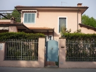 casa indipendente in vendita a Forte dei Marmi