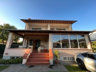 casa indipendente in vendita a Forte dei Marmi