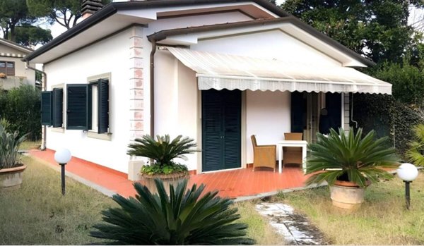 casa indipendente in vendita a Forte dei Marmi