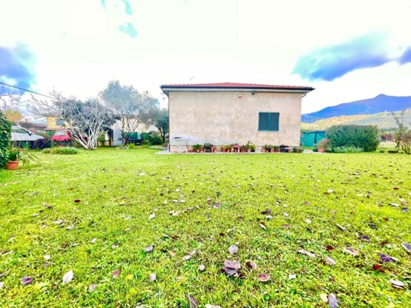 casa indipendente in vendita a Forte dei Marmi