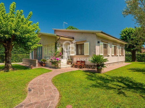 casa indipendente in vendita a Forte dei Marmi